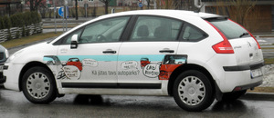 688 Lati reklaamidega soiduauto Läti reklaamidega sõiduauto