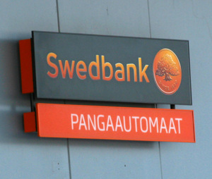 77 Swedbank valgusreklaam sularahaautomaadi juures Swedbank valgusreklaam sularahaautomaadi juures 
